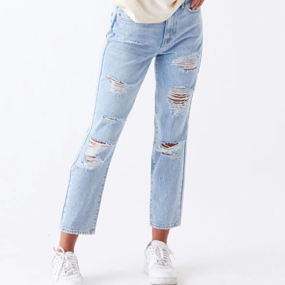 Pacsun Light High Waisted Mom Jeans - Picture 6 of 7